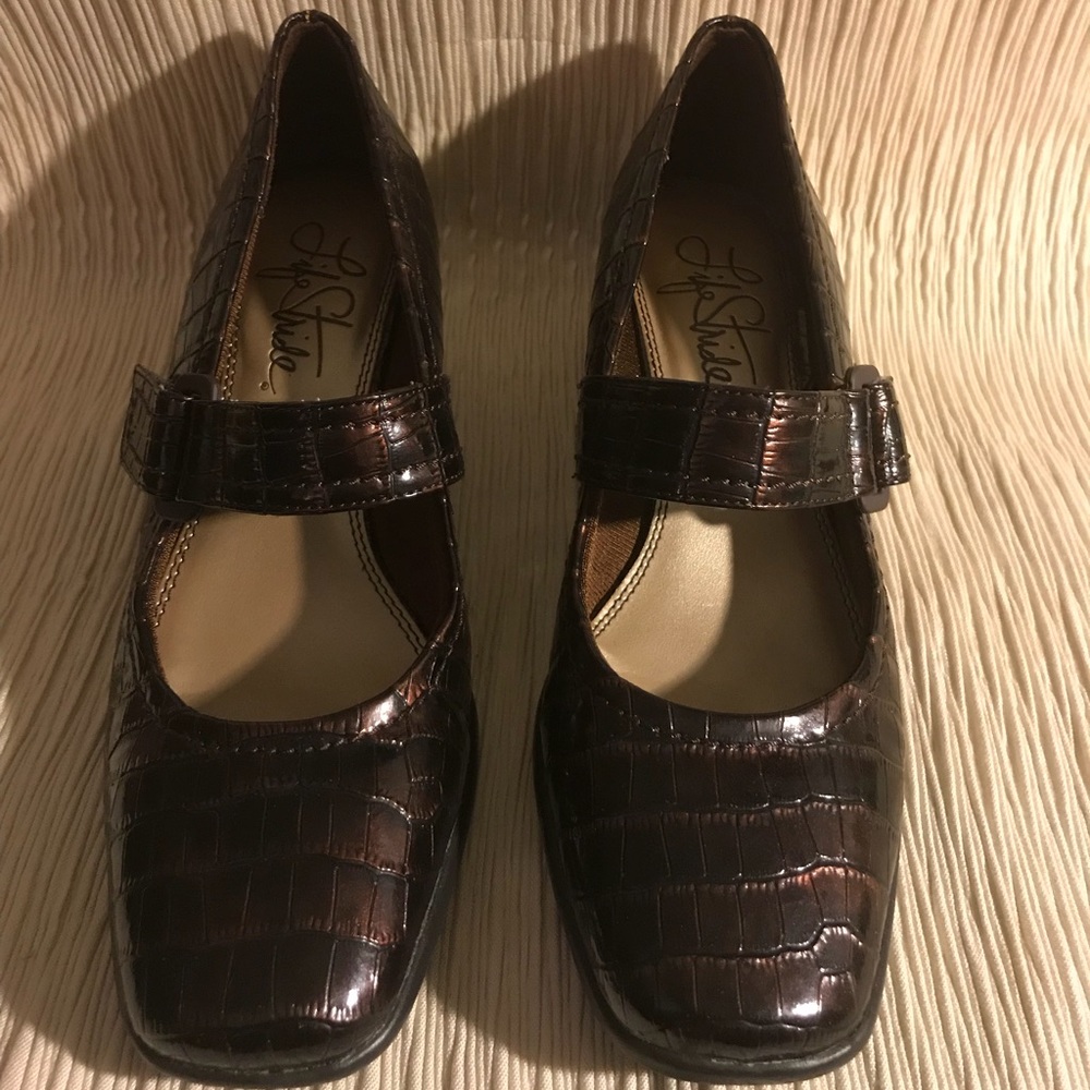 Women’s dress shoes